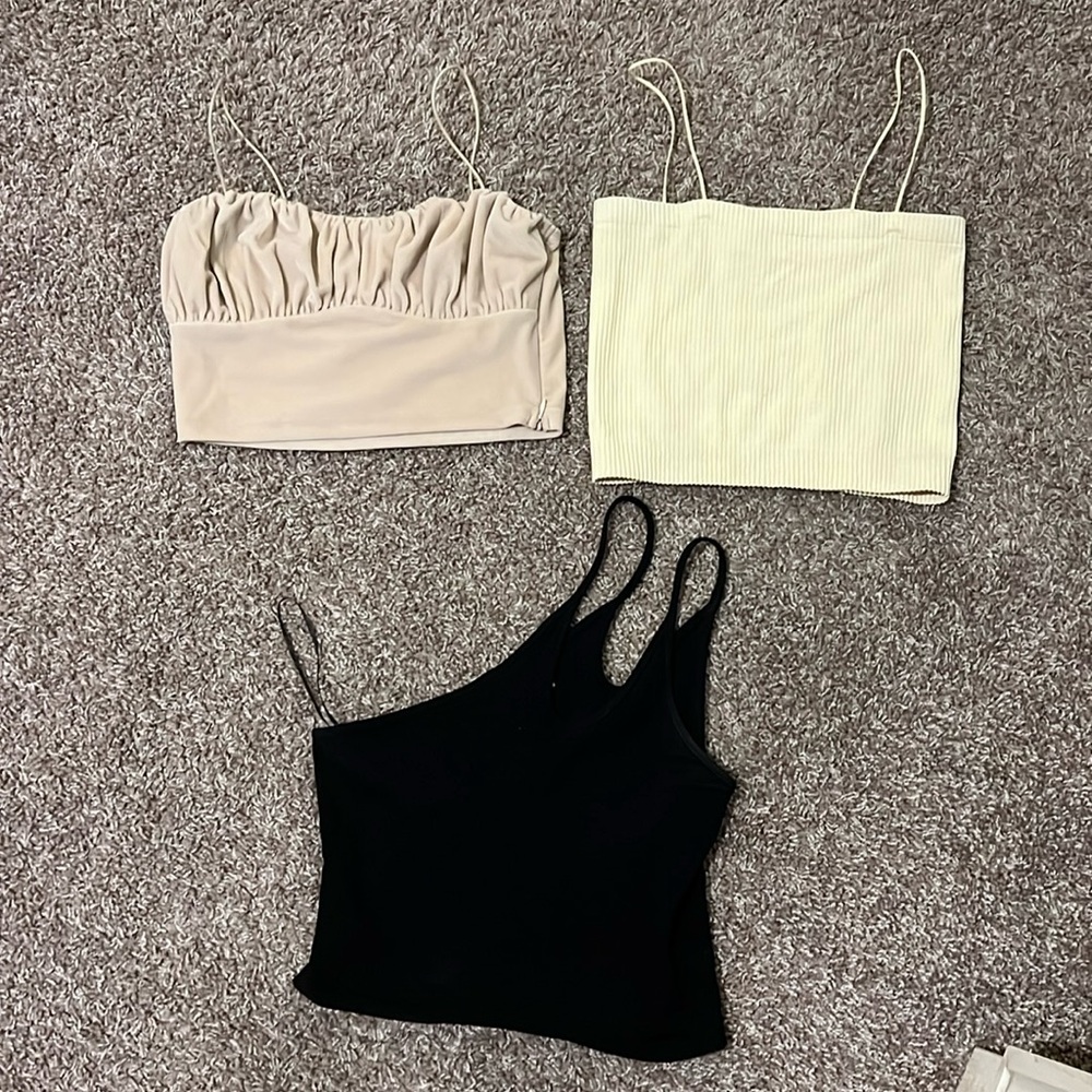 Set of 3 crop tops!